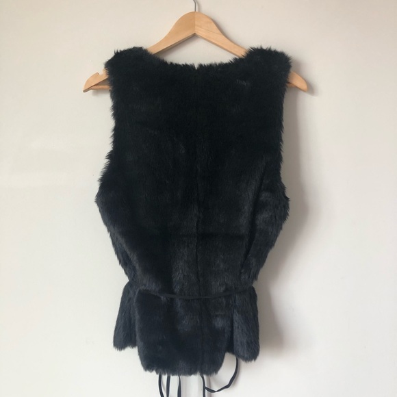 Faux fur vest - Picture 3 of 8